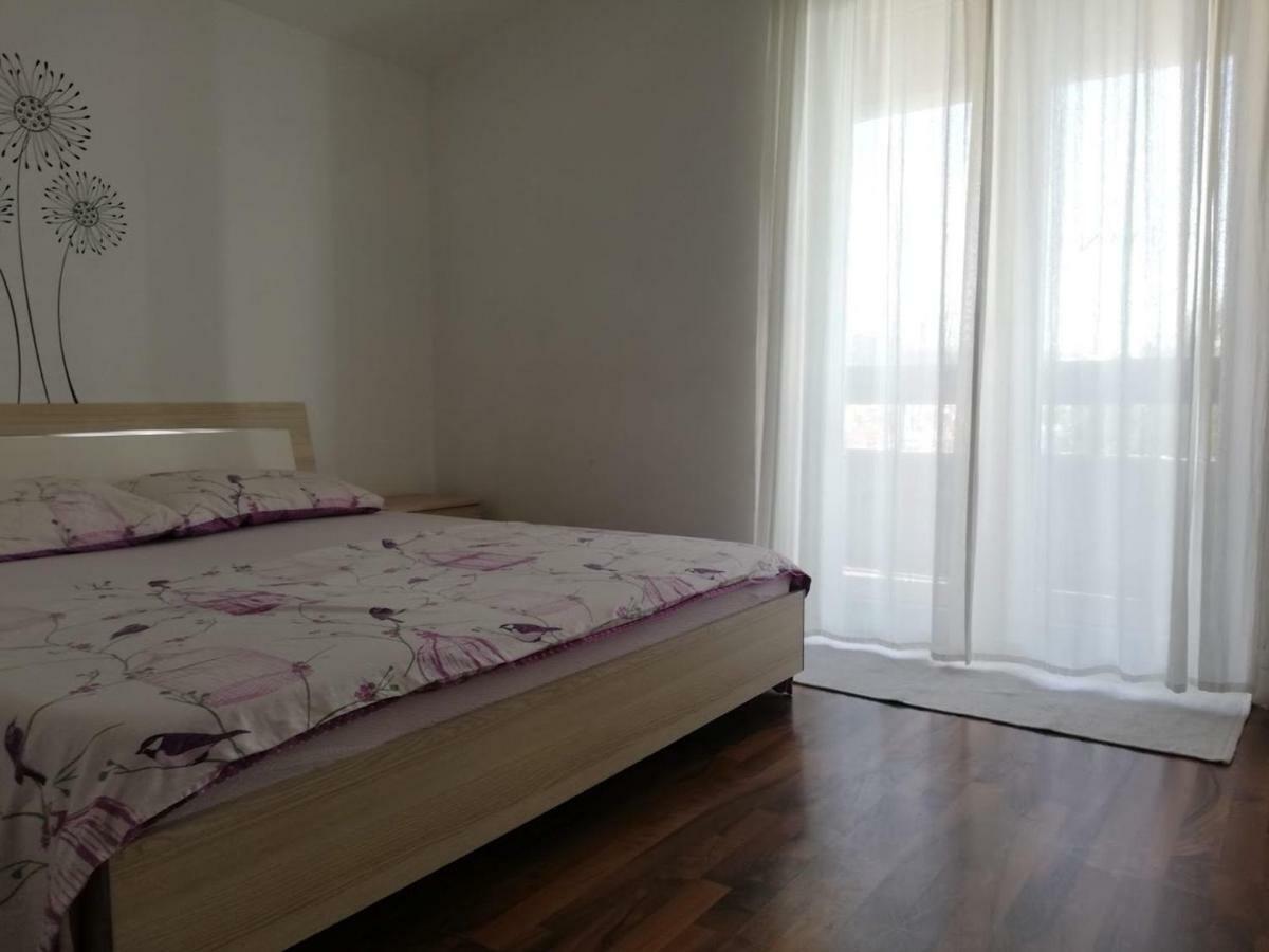 Apartment Bluebay Dugi Rat Exterior photo